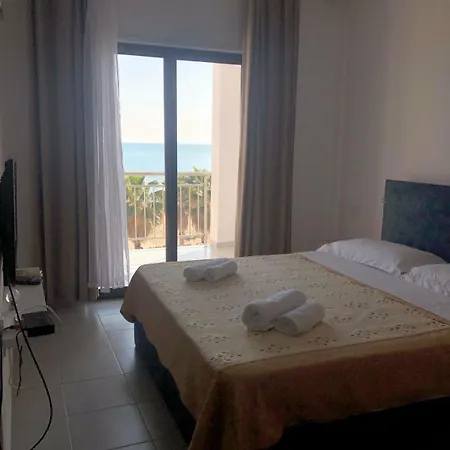 Hotel Blue Eye Restaurant And Durres
